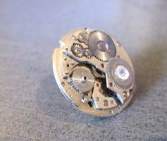 Unikat Uhrknall`s Industrial Steampunk Pin / Brosche